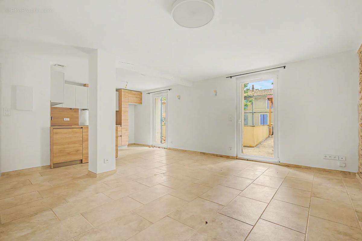 Appartement à EYGUIERES
