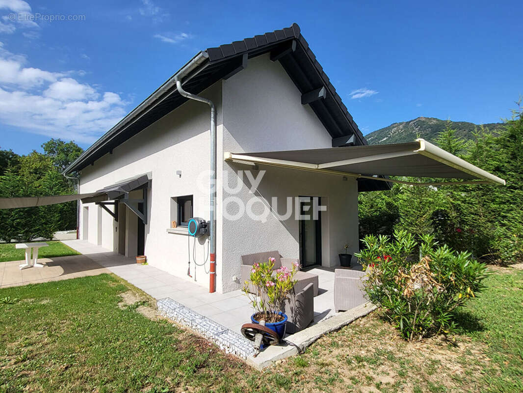 Maison à CHALLES-LES-EAUX