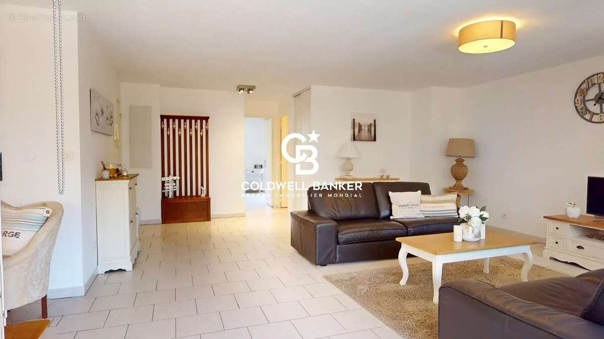 Spacieux appartement avec terrasses et double garage, à deux pas du port et des plages - photo 11