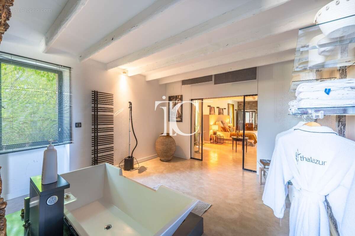 Maison à FLAUX