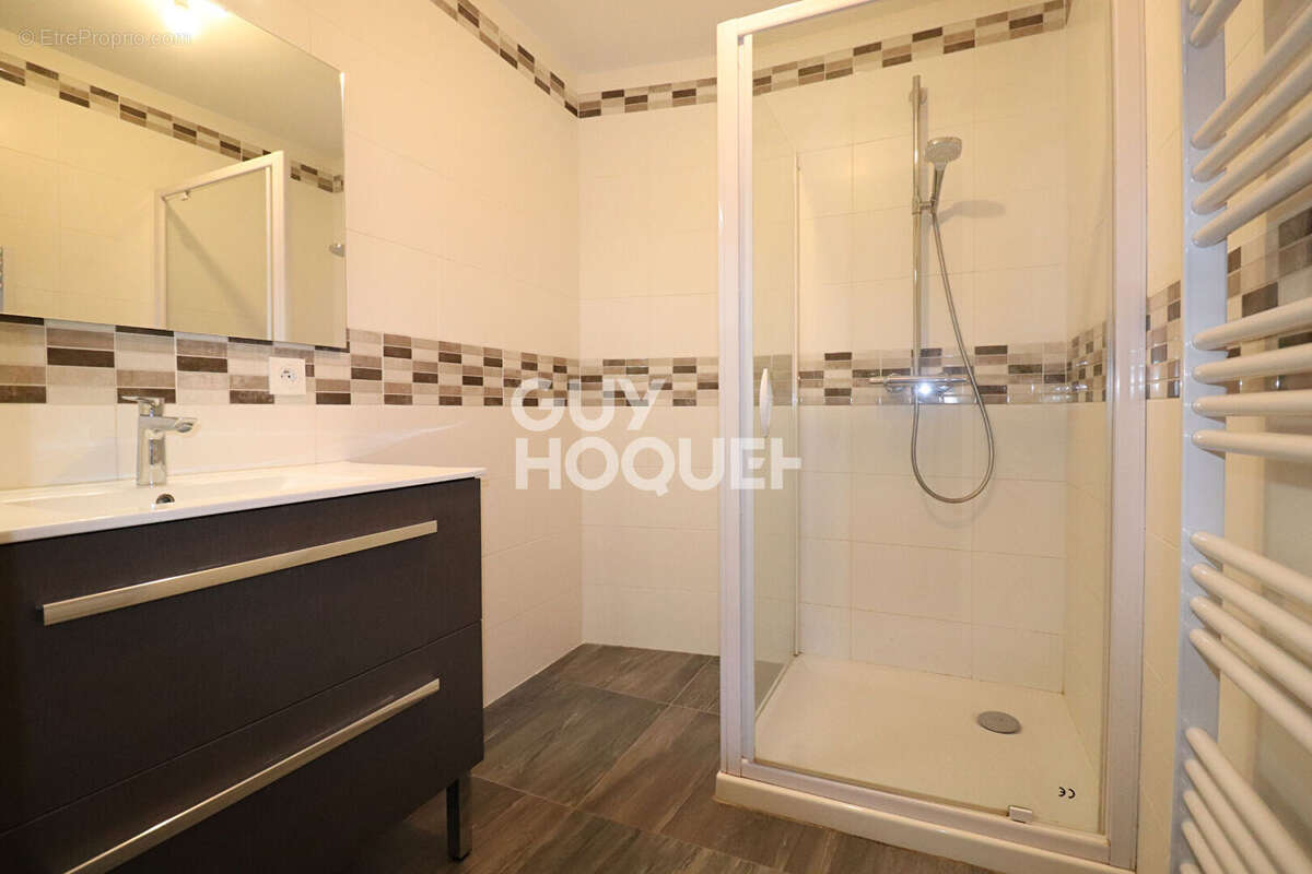 Maison à SAINT-LAURENT-DE-MURE