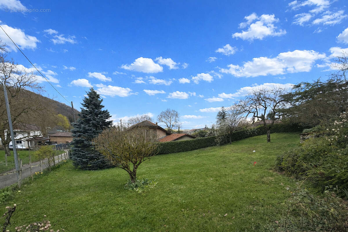 Terrain  à bâtir  650 m2 - photo 2