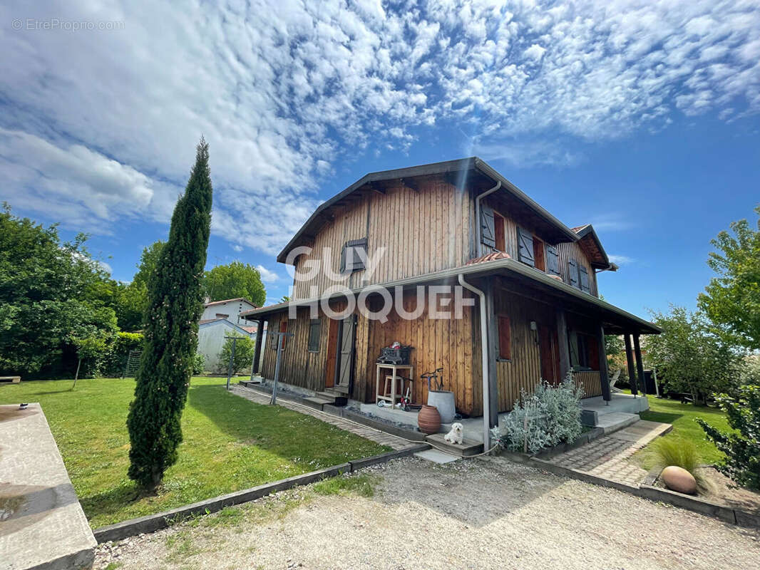 Maison à PARENTIS-EN-BORN