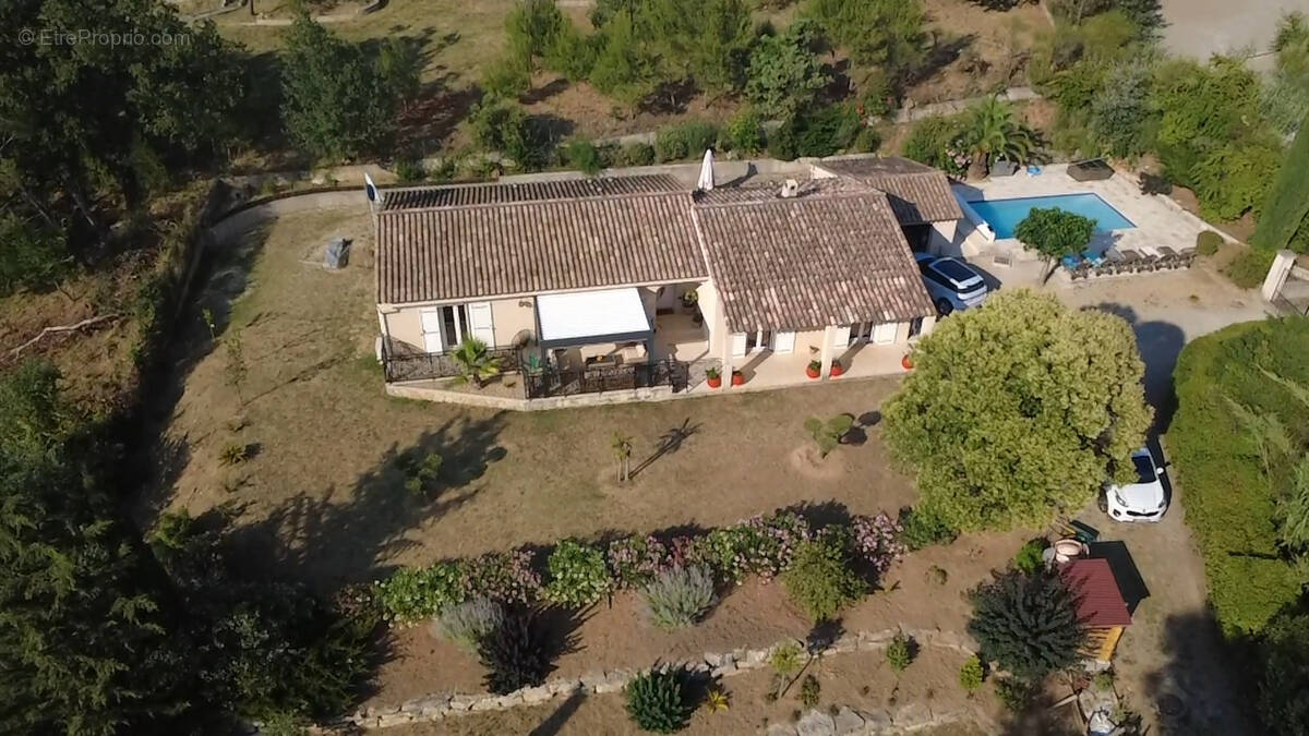 Maison à VILLECROZE