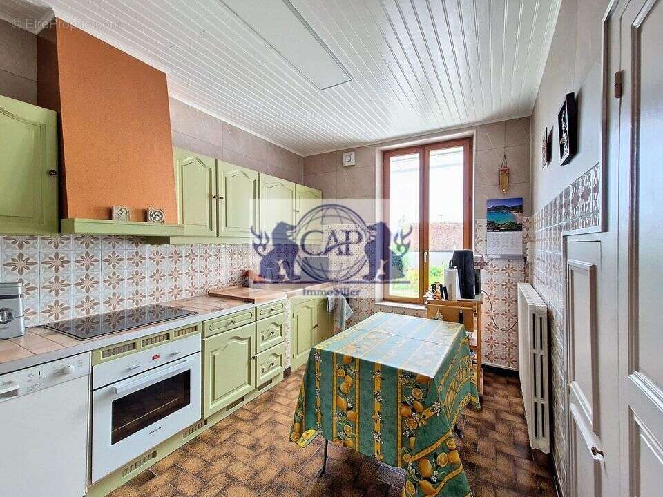 Maison à VILLENEUVE-LA-GUYARD