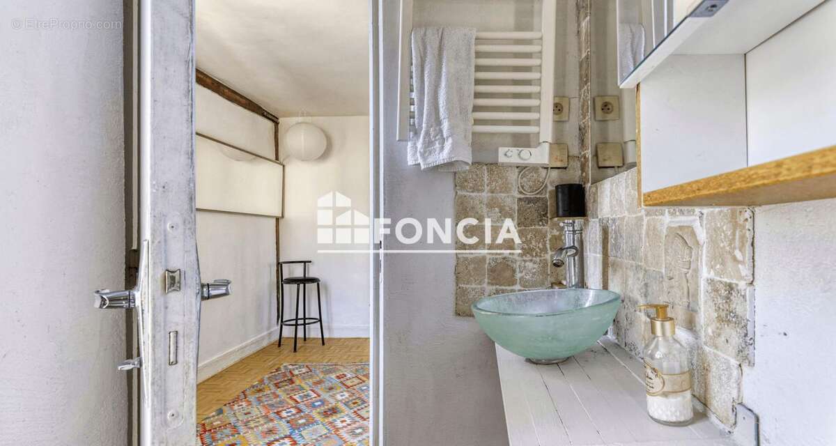 Paris iv – rue aubriot – studio au calme et lumineux avec vue degagee - photo 10