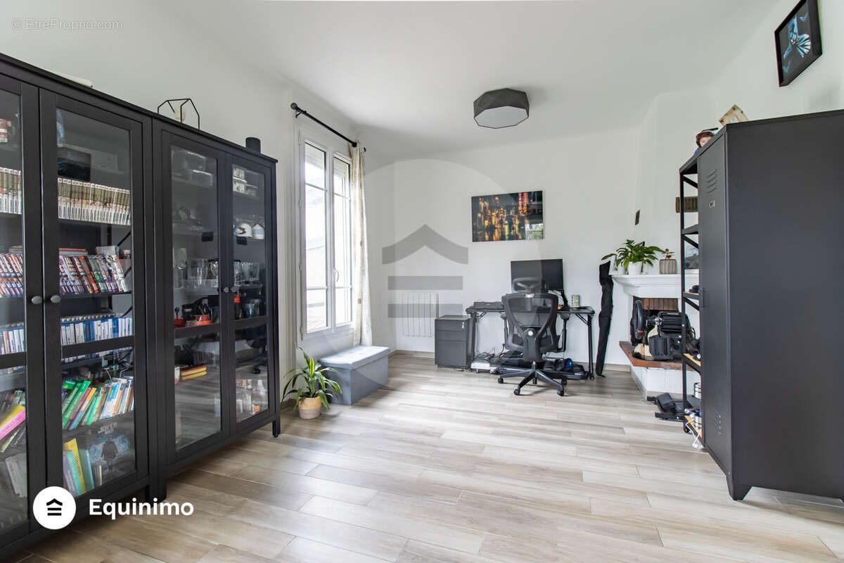 Maison à SAINT-MAUR-DES-FOSSES