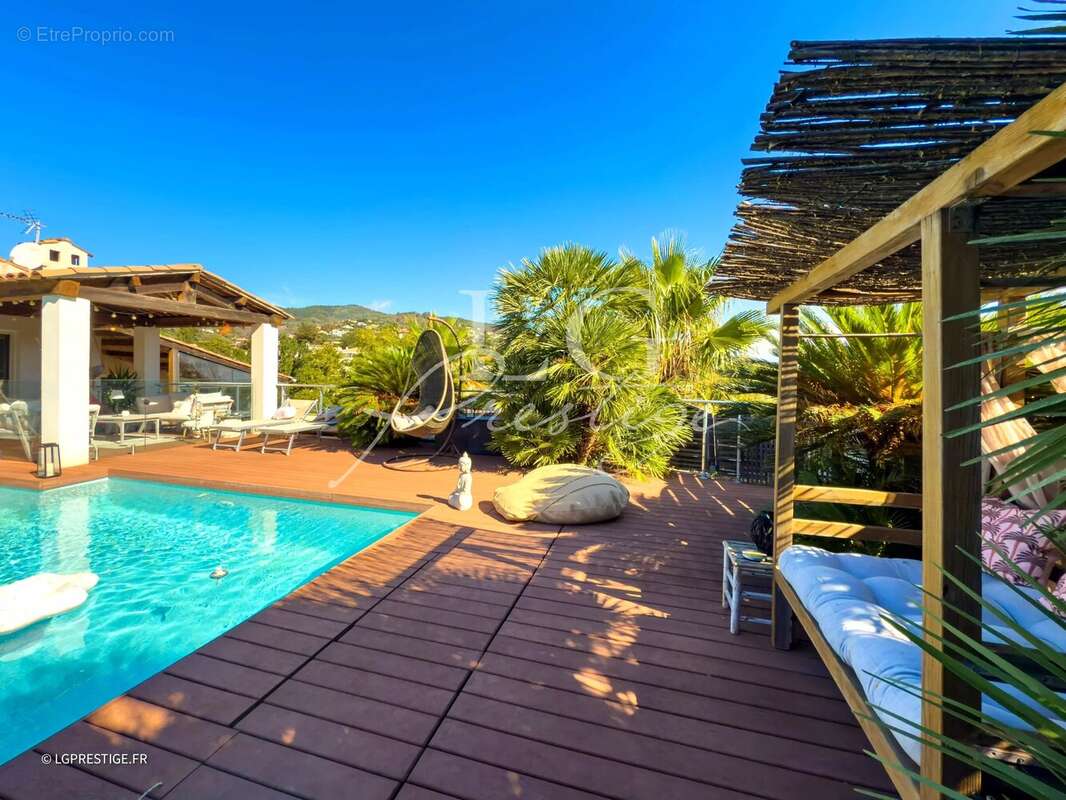 Maison à MANDELIEU-LA-NAPOULE