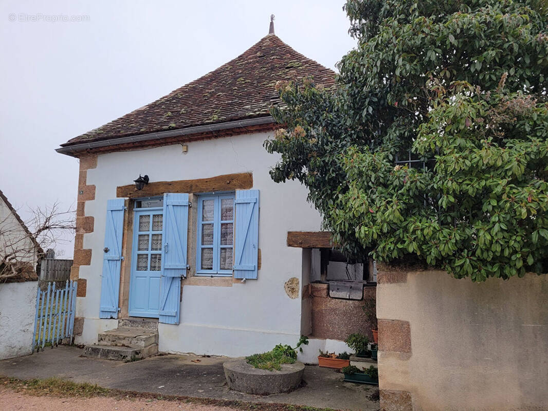 Appartement à CHATEL-DE-NEUVRE