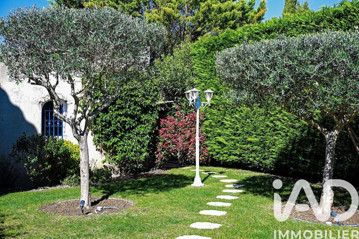 Photo 2 - Maison à ROCHEFORT-DU-GARD