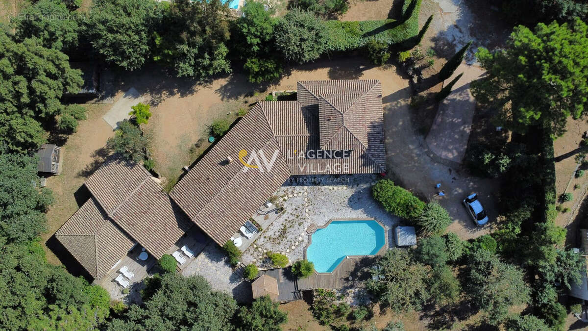 Maison à LA GARDE-FREINET