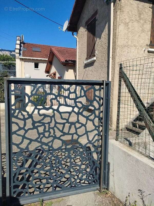 Appartement à FONTAINE