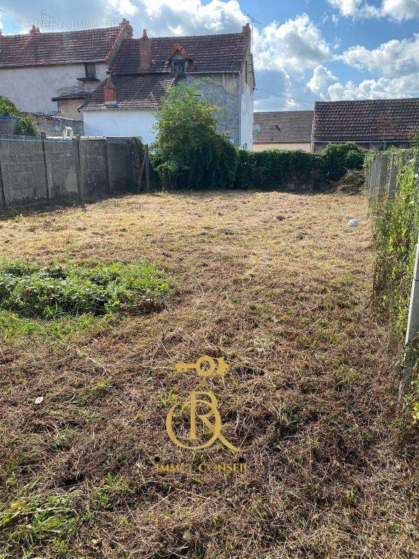 Appartement à COMMENTRY