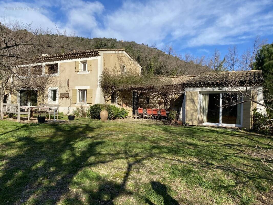 Maison à LA GARDE-FREINET