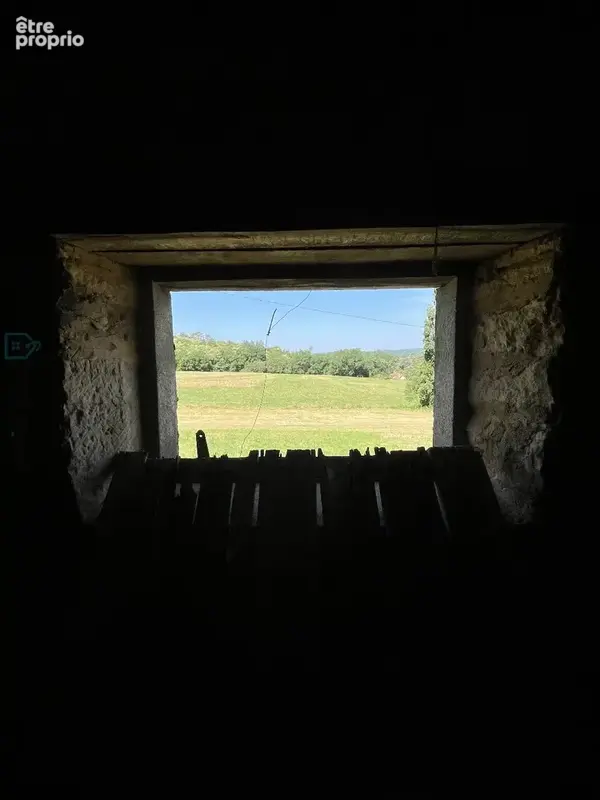 Dans un cadre naturel exceptionnel corps de ferme à restaurer - photo 11