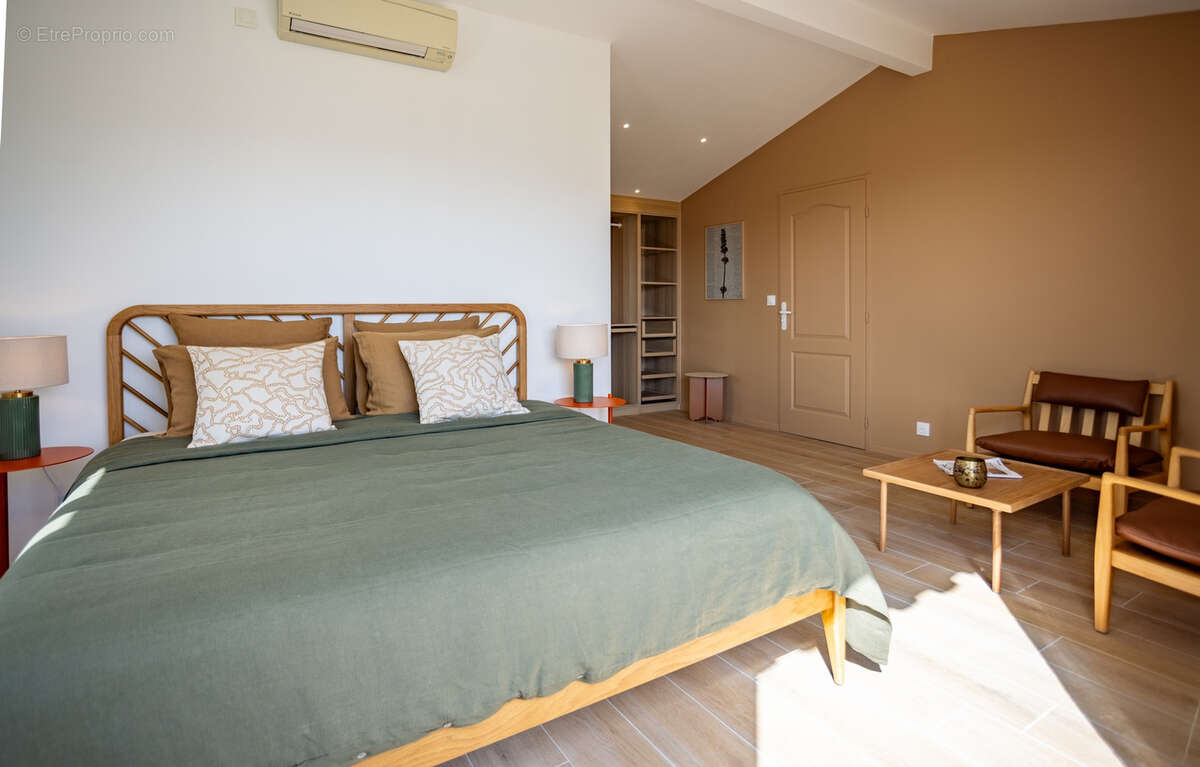 Maison à LA LONDE-LES-MAURES