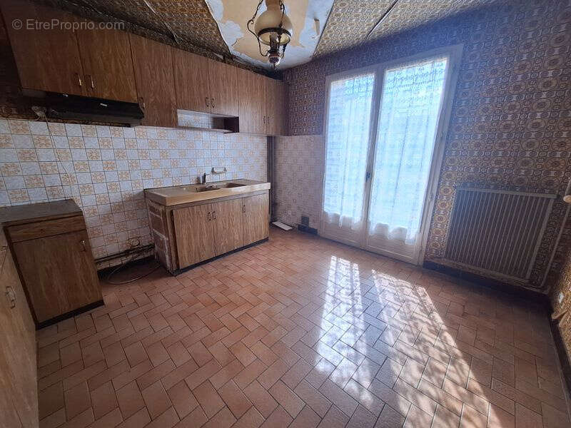 Maison à BIARS-SUR-CERE