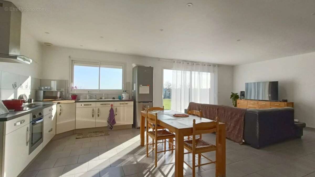 Maison à LE ROCHEREAU