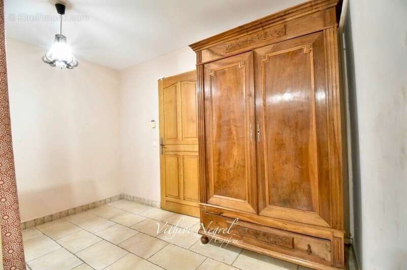 Propriété à vendre 8 pièces et annexe  MOURIES (13) - photo 9