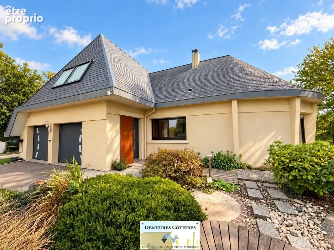 Maison d'architecte au coeur d'un jardin paysager avec dépendances - Manéglise - photo 5