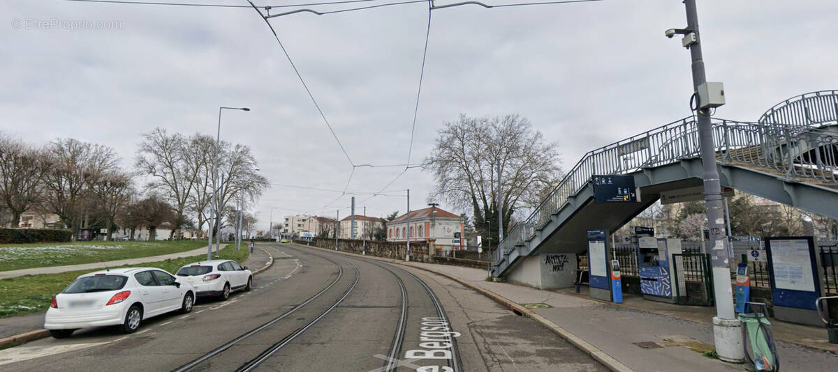 Parking à SAINT-ETIENNE