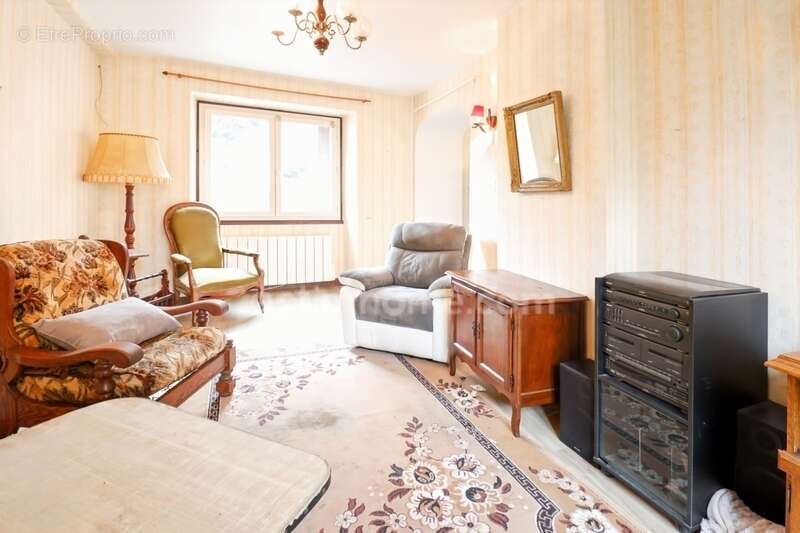 Maison à MAGNAC-LAVAL