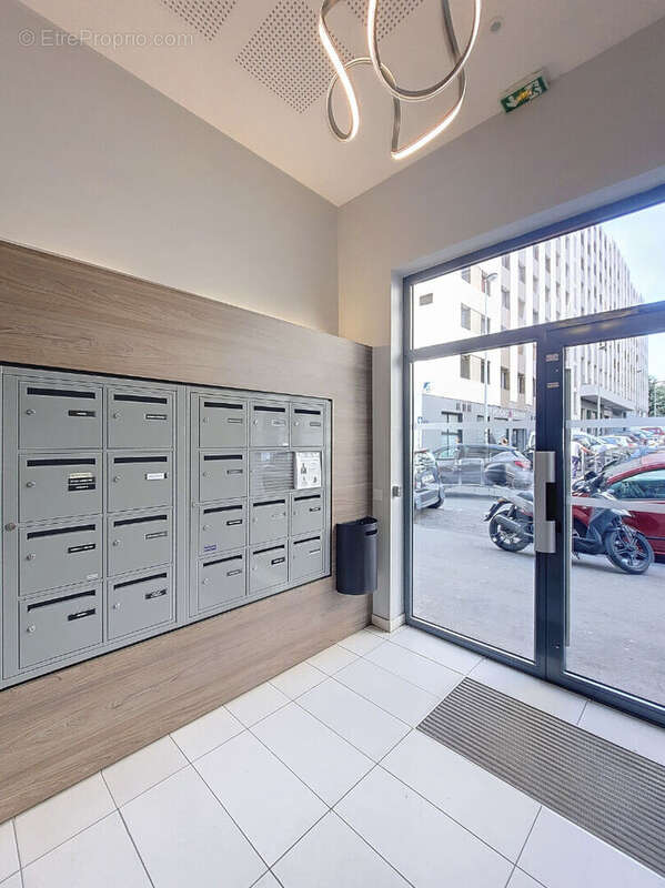 Appartement à MARSEILLE-4E