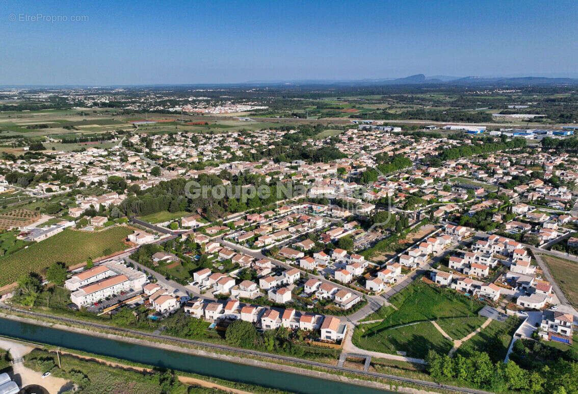 Terrain à VALERGUES