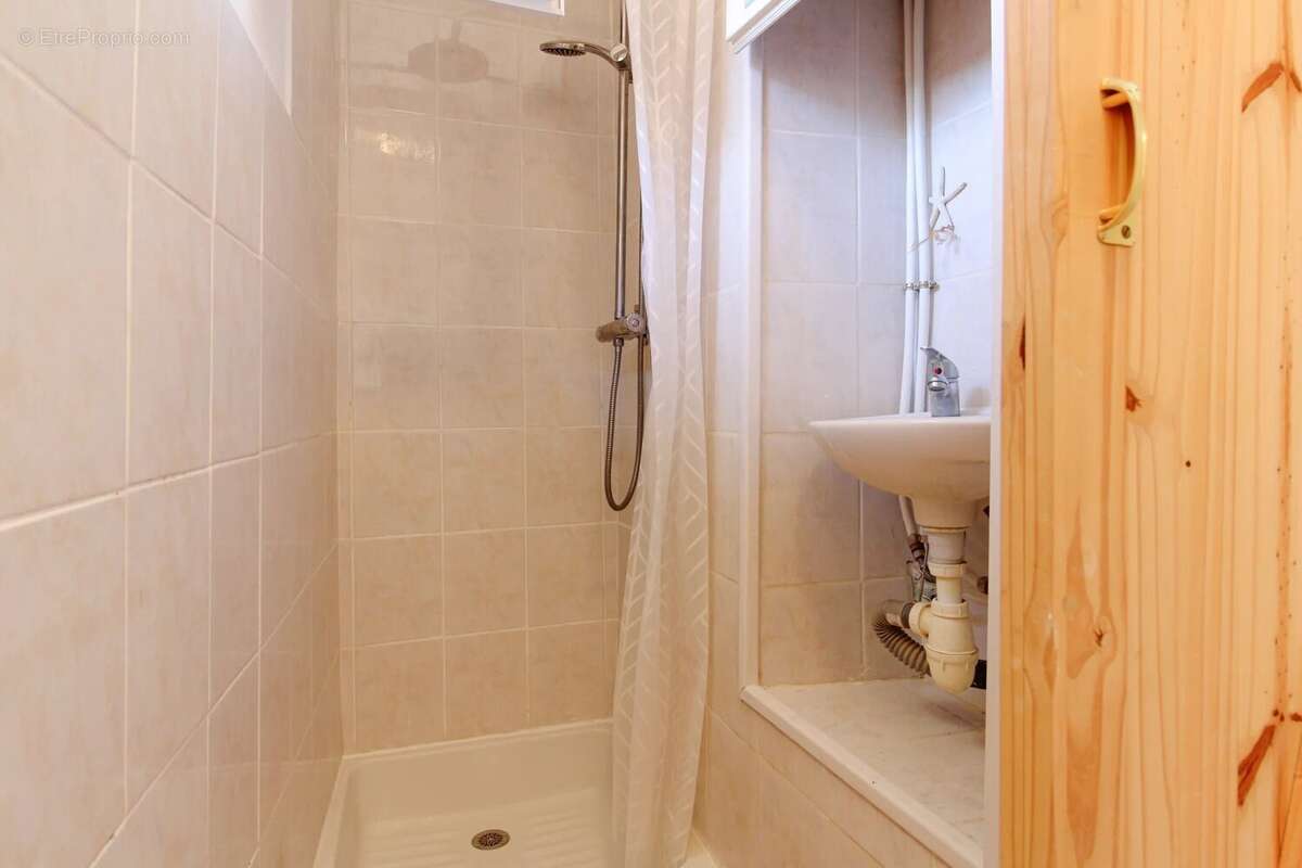 Maison à TOURETTE-DU-CHATEAU