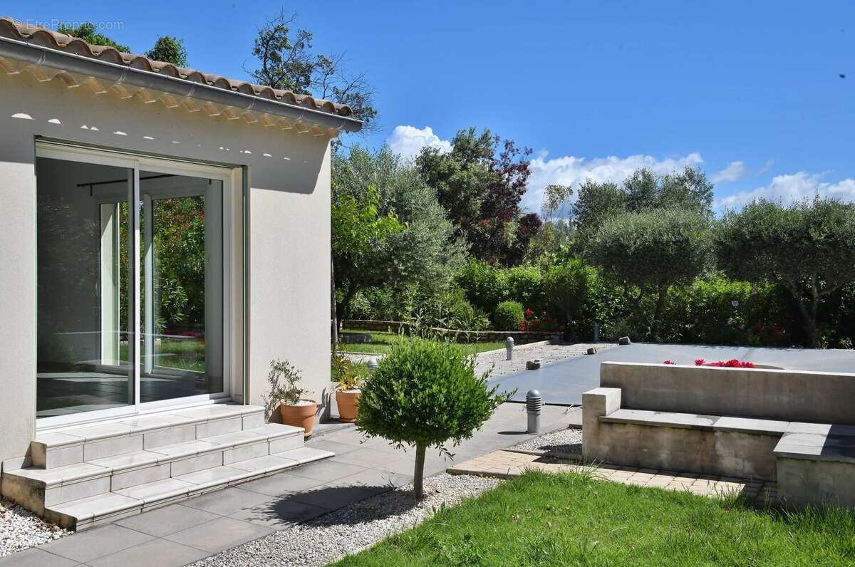Maison à UZES