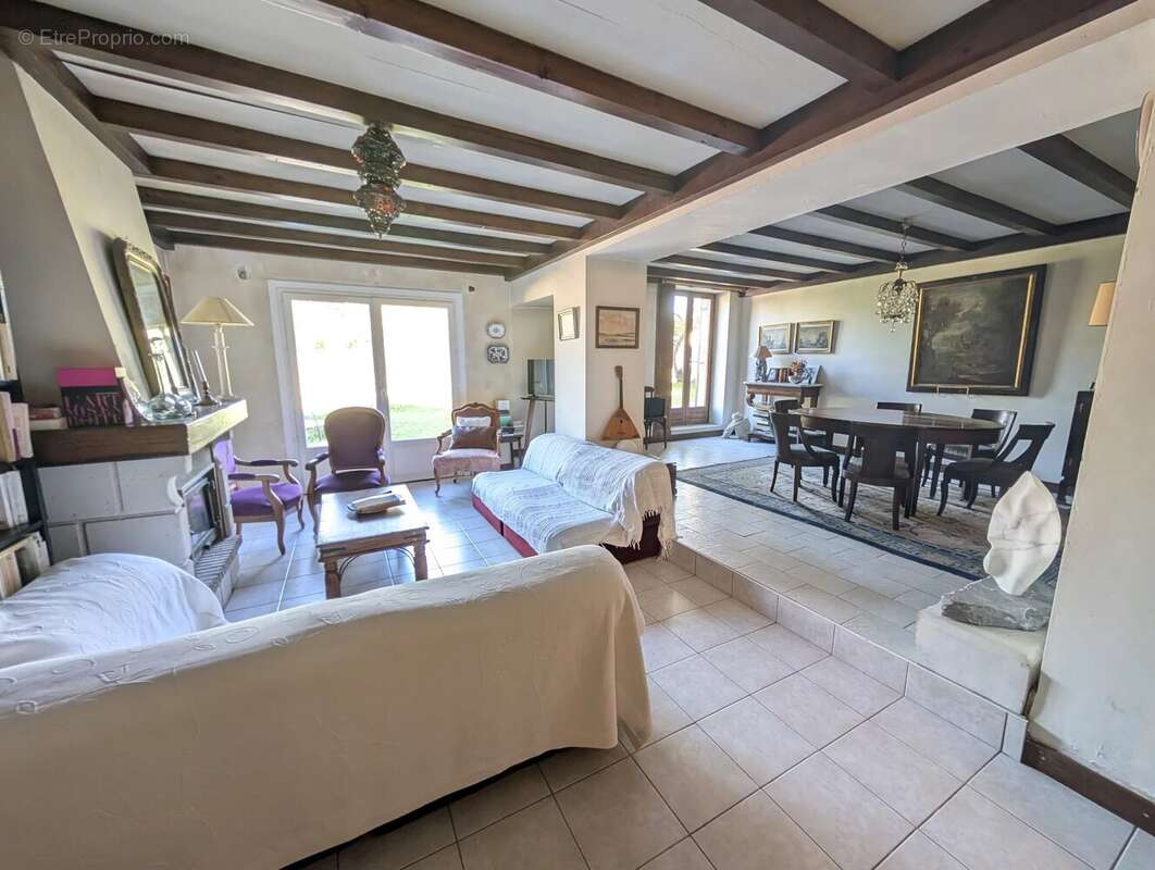 Maison à FRANCHEVILLE