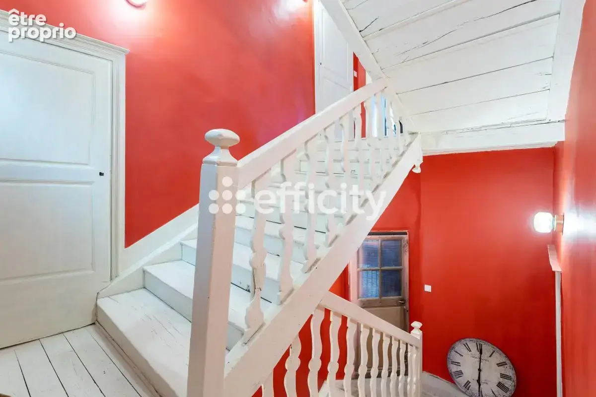 Maison 300 m² à Thiers  - photo 11
