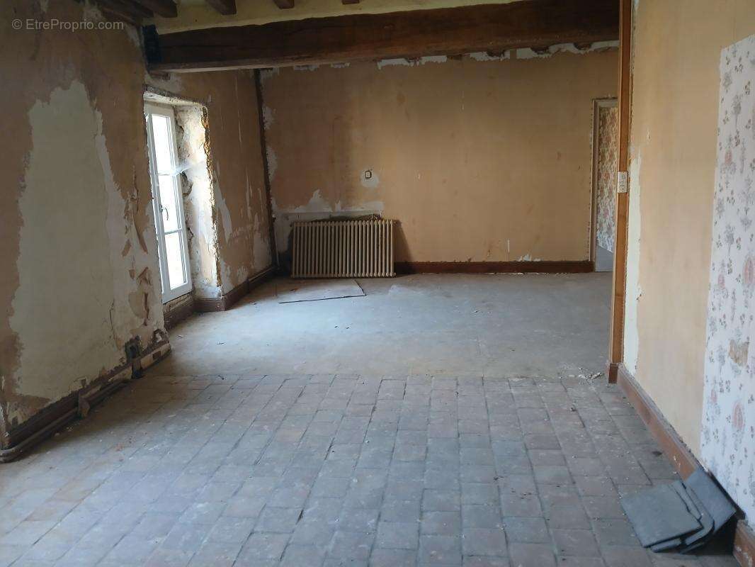 Appartement à POUANCE