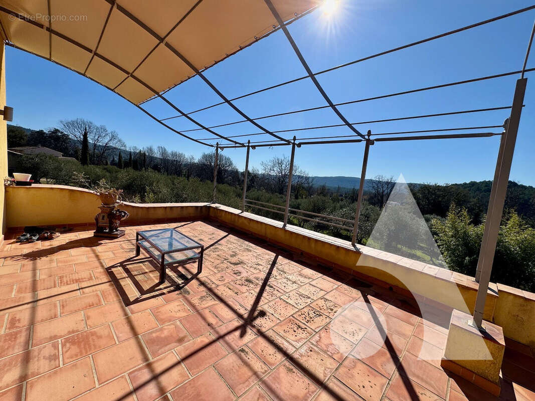 Maison à VILLECROZE