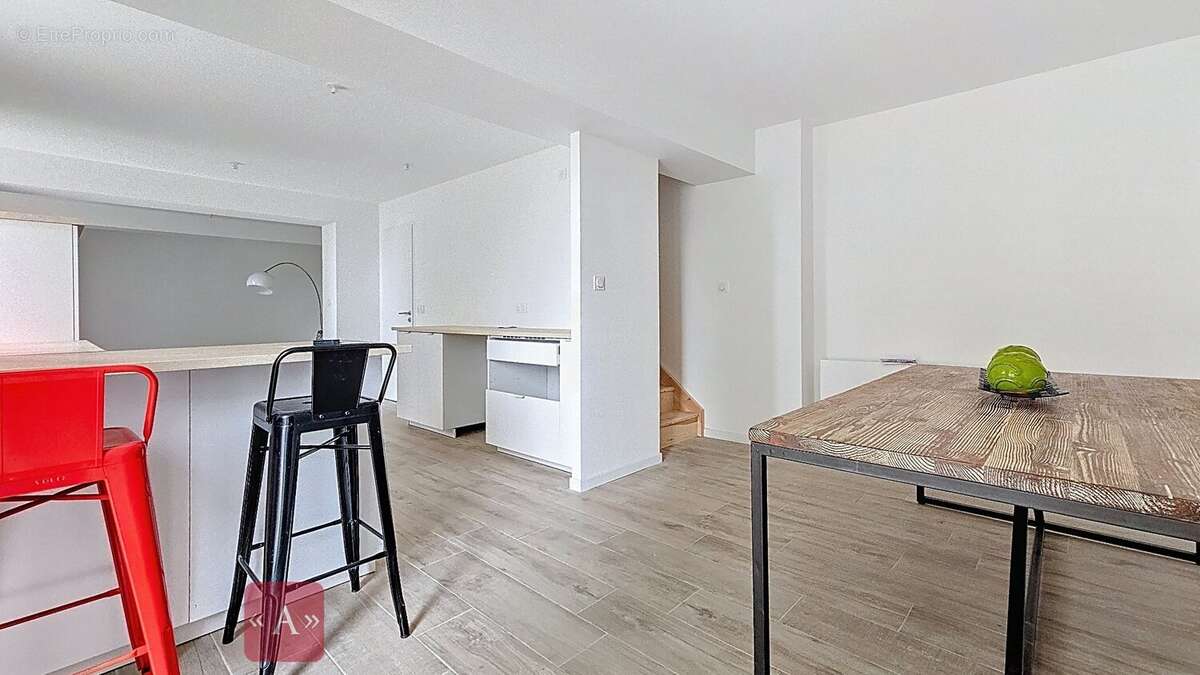 Maison à SAINT-SULPICE