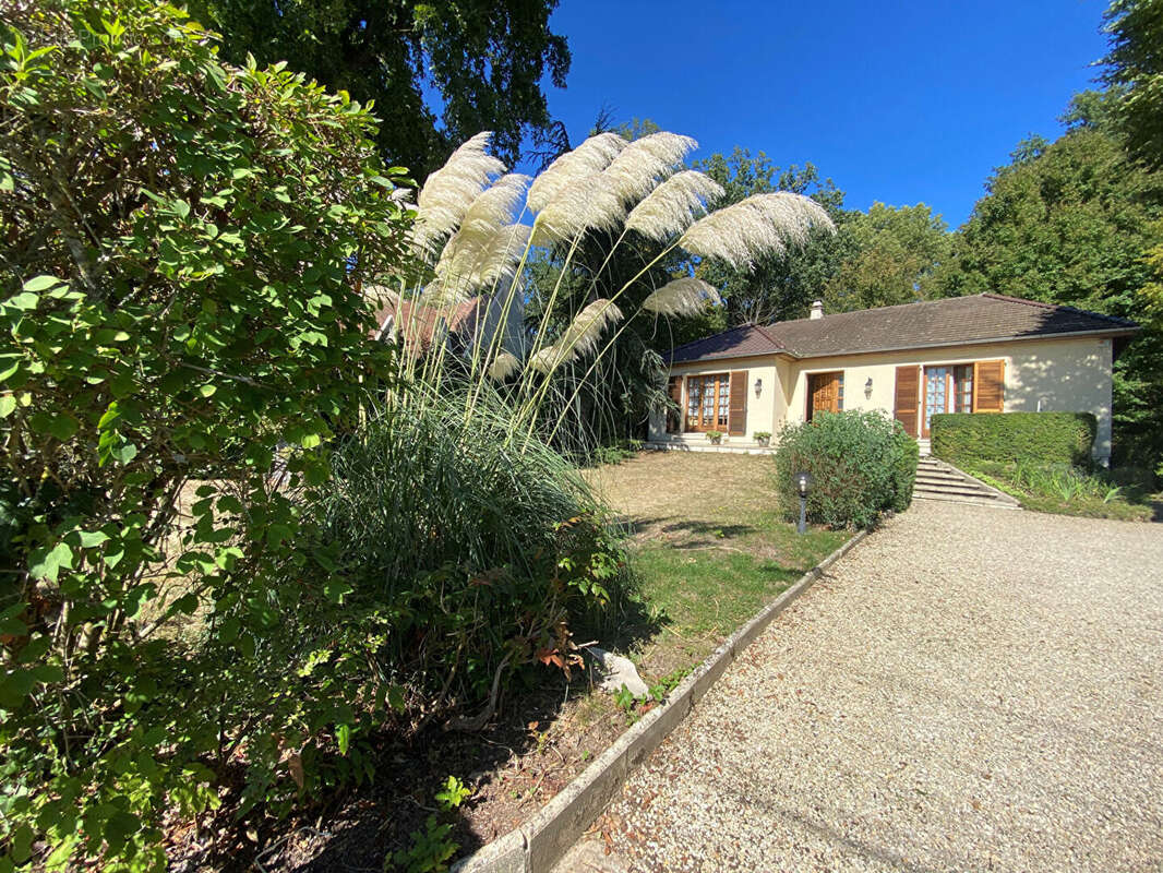 Maison à LEUDEVILLE