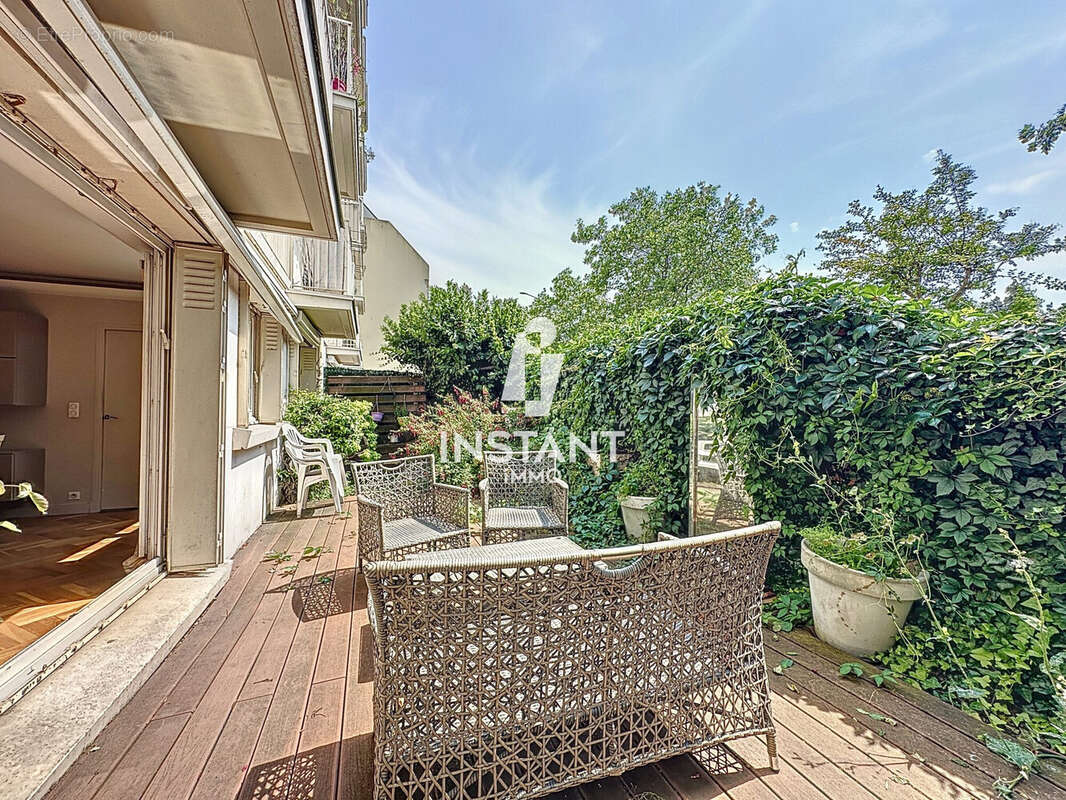 Appartement à CHARENTON-LE-PONT