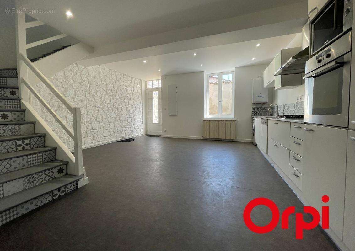 À vendre à Vénissieux, maison de charme des années 1930 - photo 3