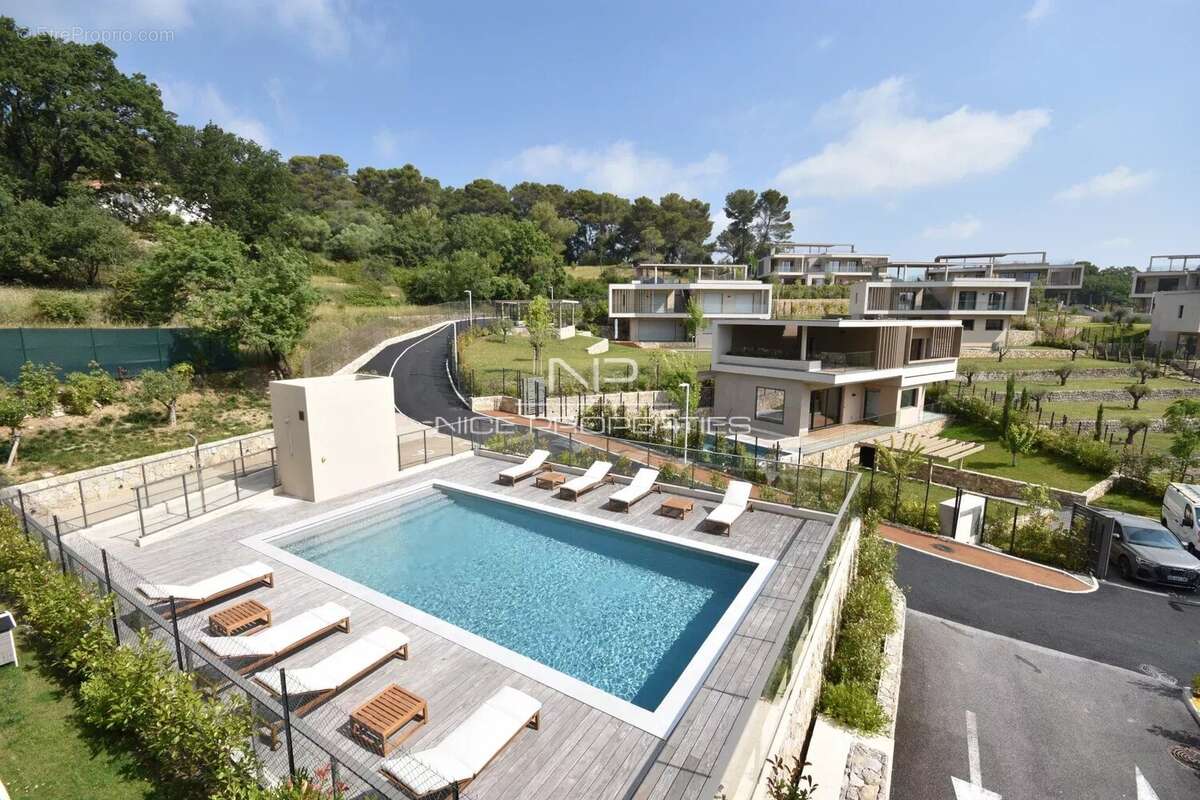 Appartement à MOUGINS