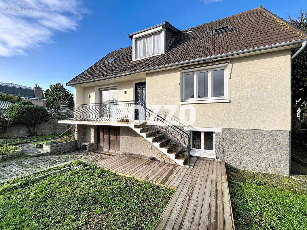 Maison à DONVILLE-LES-BAINS