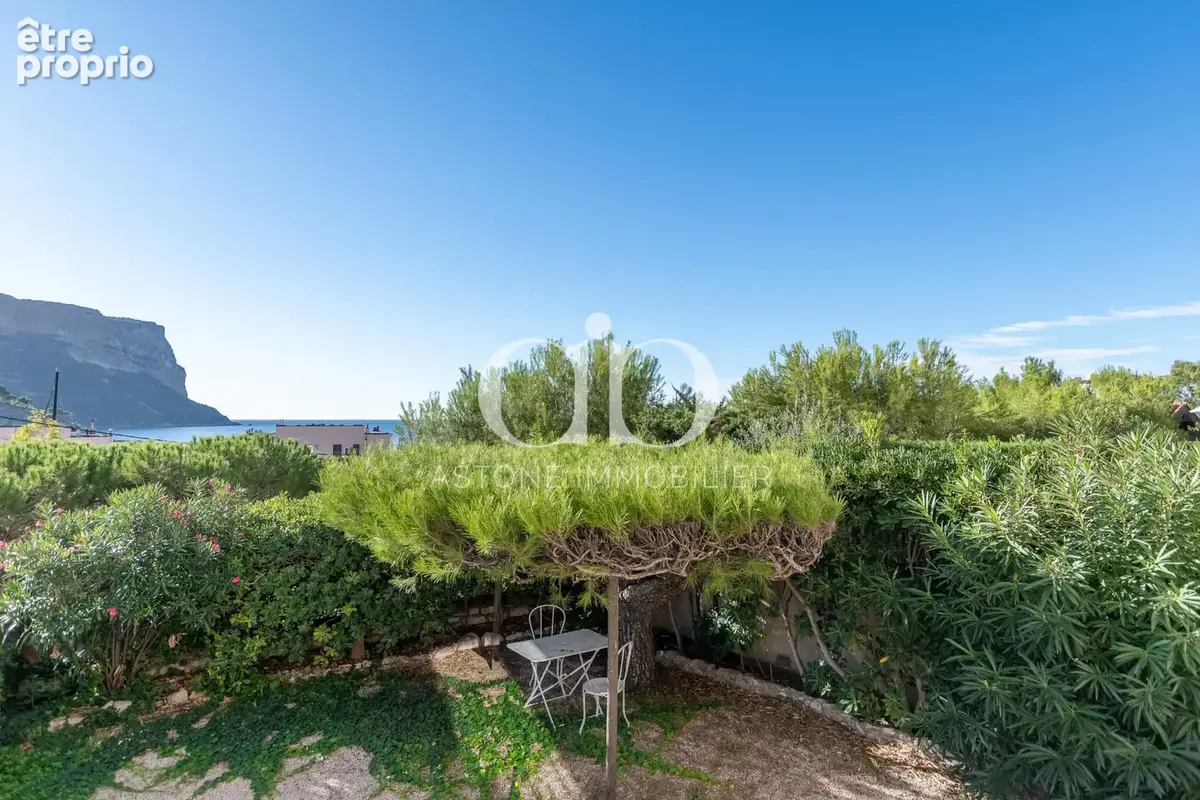 Cassis / appartement avec terrasse et jardin a proximite immediate du port - photo 8