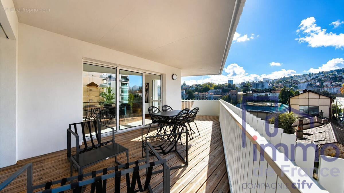 Appartement à SAINT-ETIENNE