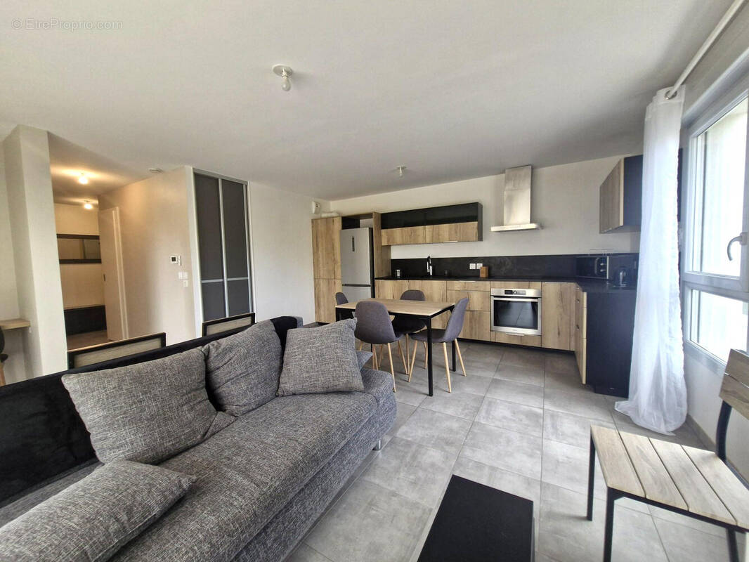 Appartement à POISY