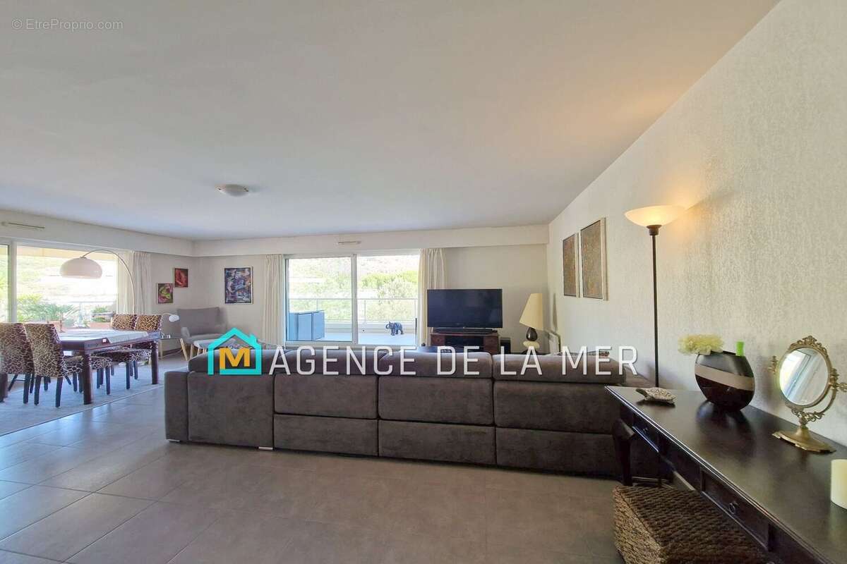 Appartement à MANDELIEU-LA-NAPOULE