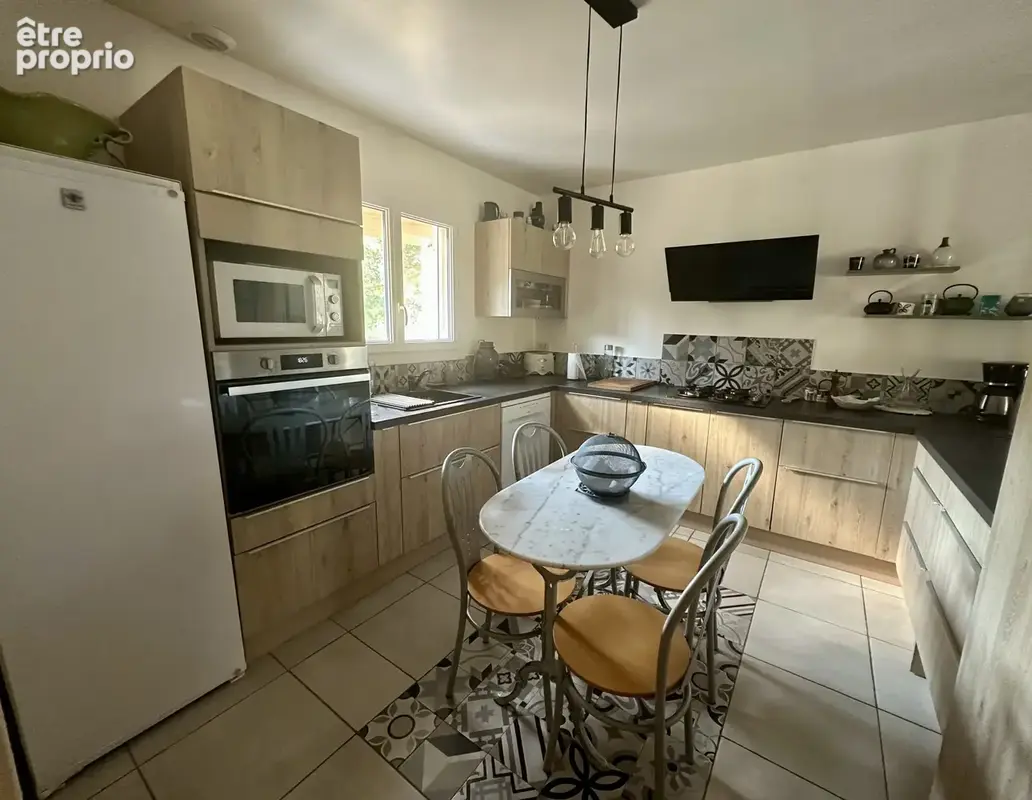 RARE et SUPERBE VILLA 5 chambres (poss de séparer une partie en T2 pour AIRBNB/FAMILLE) sur 1100 m2 paysagés - photo 10