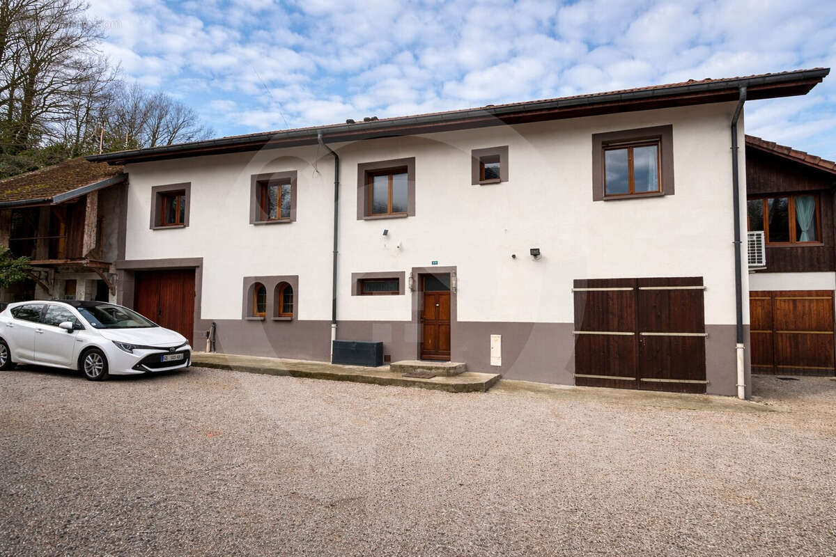 Maison 275 m² à Arthaz-Pont-Notre-Dame  - photo 5