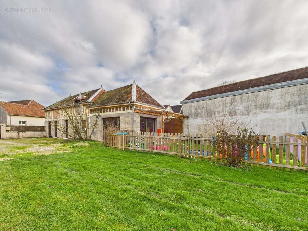 Maison à VILLY-LE-MARECHAL