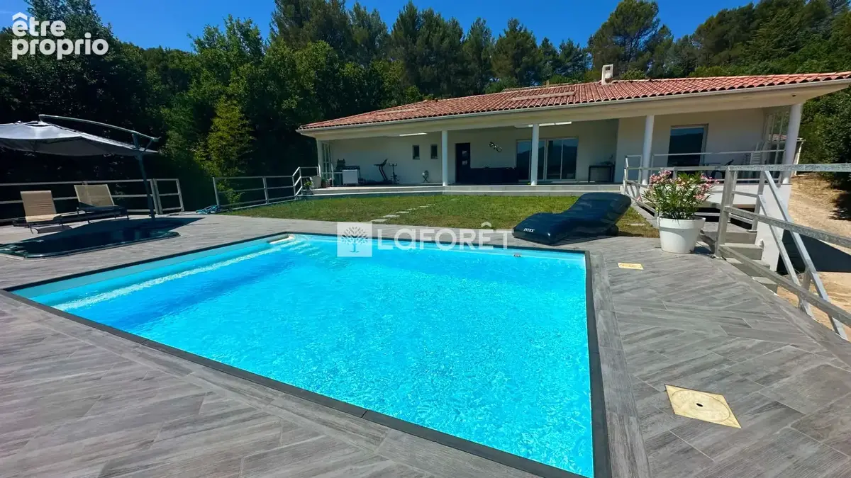 Photo Maison à Cuges-Les-Pins au prix de 800 000€