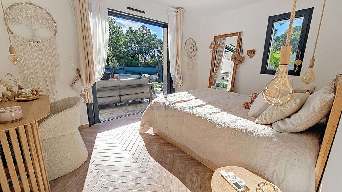 Maison à FREJUS