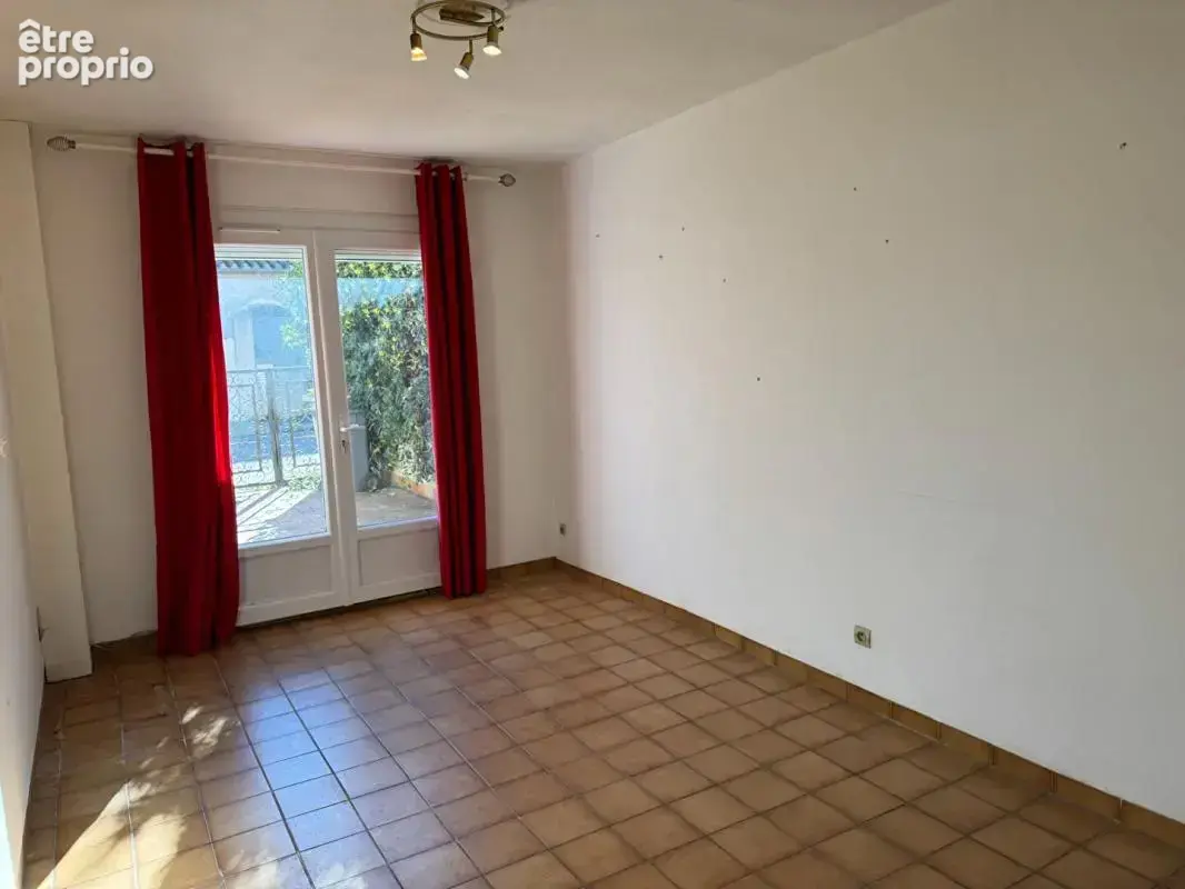 Maison quatre chambres à vendre à Carcassonne avec terrasse, jardinet et potentiel d'aménagement supplémentaire - photo 6